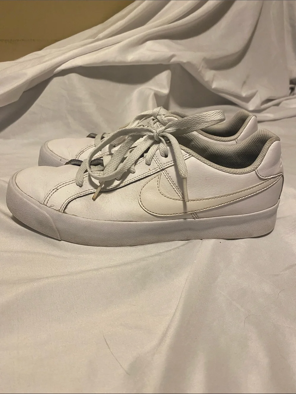 Nike Men's White Low-Top Leather Sneakers